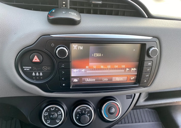 Toyota Yaris cena 29900 przebieg: 184000, rok produkcji 2016 z Rzeszów małe 137